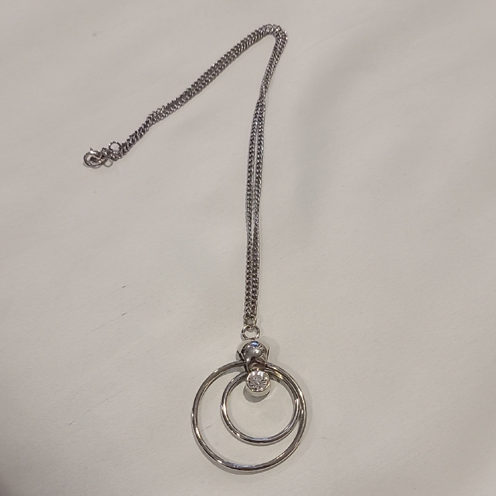 Elegant Silver Pendant Necklace